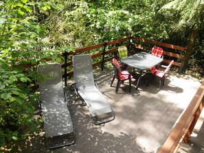 Outdoor dining - Idyllic holiday home in the Cranach forest near Lutherstadt Wittenberg (Coswig (Anhalt) OT Möllensdorf)