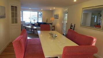 House, Multiple Beds, Kitchen, Pool View | Living room | TV