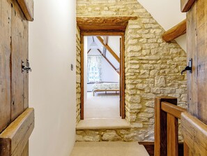 Unclassified image, 4 of 24, button - Kilcot Coach House is a detached cottage within the frounds of Kilcot House. (Lower Kilcot, near Wotton-under-Edge)