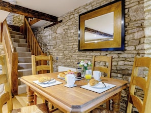 Unclassified image, 5 of 24, button - Kilcot Coach House is a detached cottage within the frounds of Kilcot House. (Lower Kilcot, near Wotton-under-Edge)