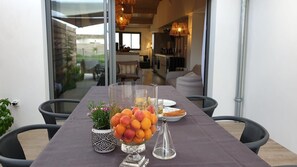Dining - New luxury villa open onto garden and heated swimming pool 150m from the coast (Saint-Clément-des-Baleines)