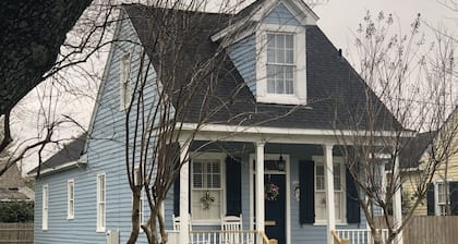 Historic home in Downtown Mobile next to Civic Center and Mardi Gras parades