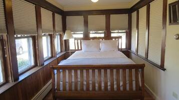 House, Multiple Beds, Kitchen, Pool View | 3 bedrooms, free WiFi