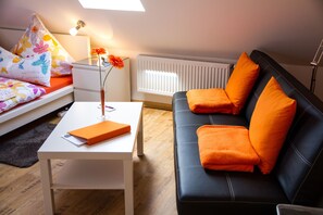 1 habitación, tabla de planchar con plancha, wifi y ropa de cama 