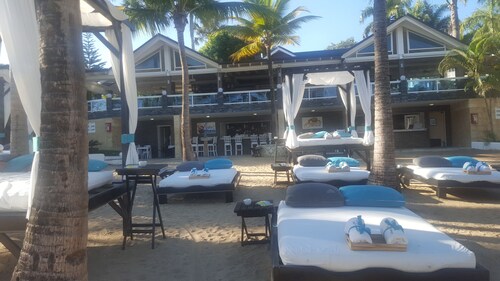 Luxurious Villas, and suites. Sandy Beaches