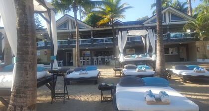 Luxurious Villas, and suites. Sandy Beaches