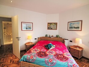 1 chambre, lit parapluie, Wi-Fi gratuit, draps fournis