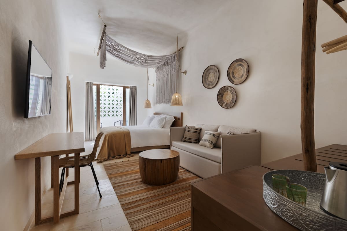 Kedma Room with Balcony | 1 bedroom, minibar, in-room safe, desk