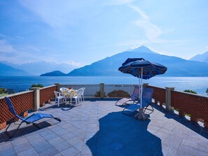 Outdoor dining - Nice apartment for 6 people with TV and terrace (Calozzo)