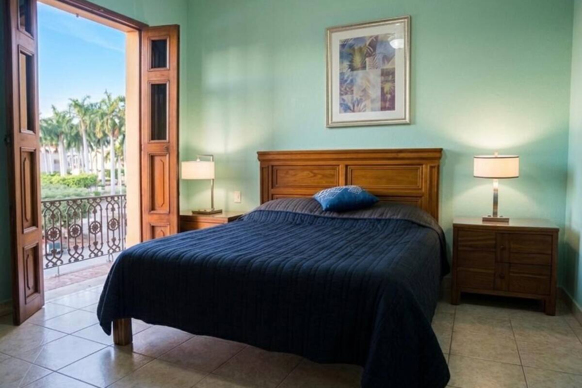 Panoramic Single Room | Egyptian cotton sheets, premium bedding, down comforters, pillowtop beds
