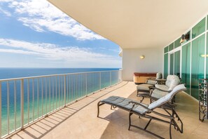 Terrace/patio - July 5-12 - 3 night min. ! UPPER East side corner view.4 bdr unit. Sleeps 16 (Orange Beach)