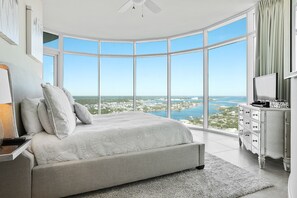 4 makuuhuonetta, silitysrauta/-lauta, Wi-Fi, vuodevaatteet