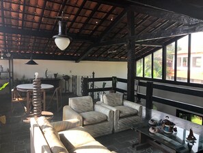 Outdoor dining - Great House in Ogiva (Cabo Frio)