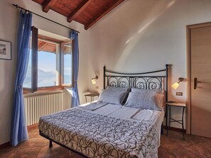 2 室のベッドルーム、旅行用ベビーベッド、WiFi (無料)、ベッドシーツ