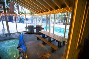 Pool - BEST LOCATION! 3 Bedroom, 2 Bath Condo - Sleeps 8. Walk to Canyon Lodge! (Mammoth Lakes)