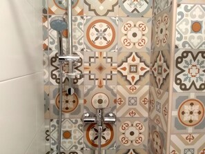 Bathroom - Street Garden Apartment in the heart of Hvar Town (Hvar)