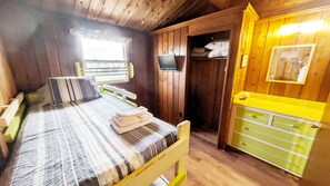 4 chambres, fer et planche à repasser, Wi-Fi gratuit, draps fournis
