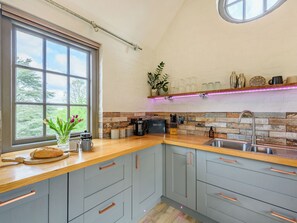 Dishwasher, freezer - The Cottage High Wykehurst End (Ewhurst, near Cranleigh)