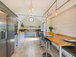 Dishwasher, freezer - The Cottage High Wykehurst End (Ewhurst, near Cranleigh)