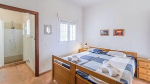 4 bedrooms, iron/ironing board, travel crib, WiFi - Villa Bandoleros Arenas by Ruralidays (Málaga)