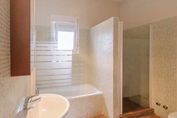 Bathtub