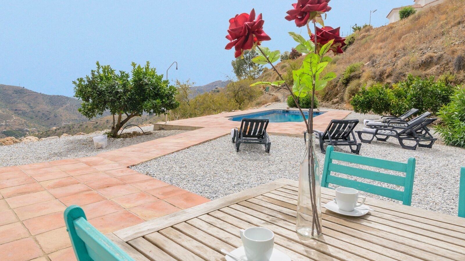 屋外ダイニングエリア