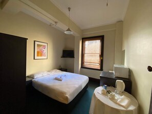Iron/ironing board, free WiFi, bed sheets - The Occidental Hotel (Sydney)