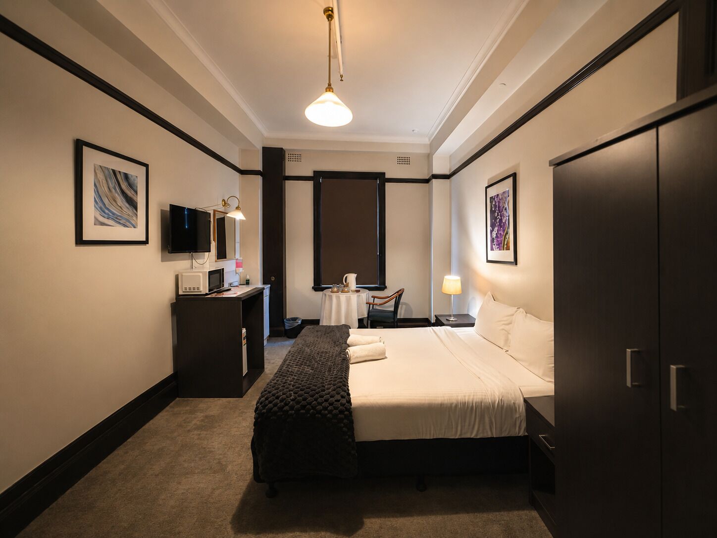 Basic Double Room with Shared Bathroom