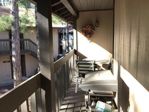 Property grounds - Cozy apartment by the Casino (pinetop)