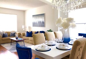 Dining - Gathering Resort Pool/Spa Home-Mins away to the PARKS (Kissimmee)