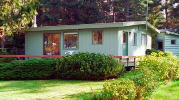 Cabin, Multiple Beds (122 - Mutiny Bay Waterfront Cabin) | Exterior