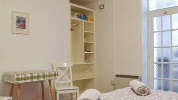 1 bedroom, free WiFi, bed sheets