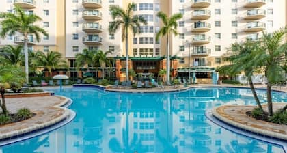 Pompano Beach | Family Golf Vacation | Pool + Golf | 2BR