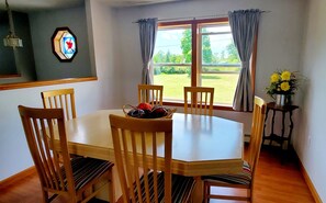 Dining - Thousand Islands- perfect for families/sportsman paradise (Clayton)