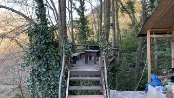 10 Elite Tree House | Khu phòng khách | TV LCD 101-inch có truyền hình vệ tinh, TV