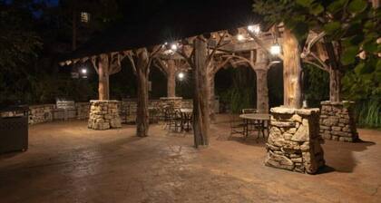 Wilderness Club at Big Cedar, Ridgedale, Missouri, Studio
