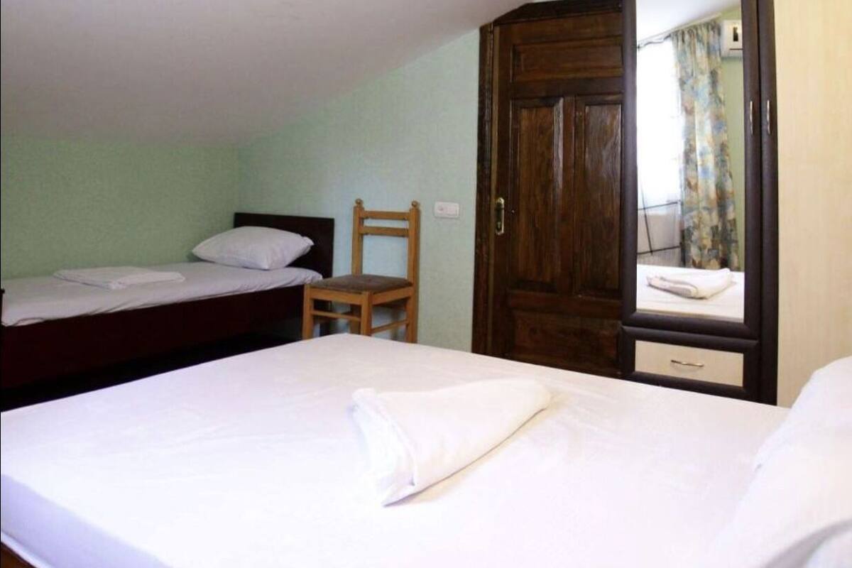 Basic Triple Room | WiFi (free)