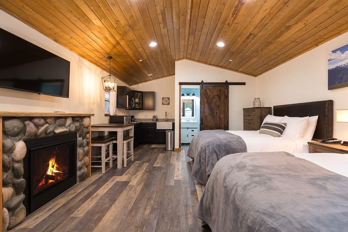 #6 Olympic Inn | 1 bedroom, premium bedding, pillowtop beds, in-room safe