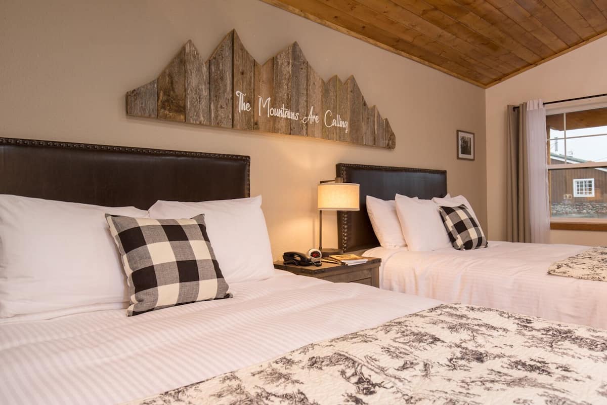 #3 Old Growth Inn | 1 bedroom, premium bedding, pillowtop beds, in-room safe