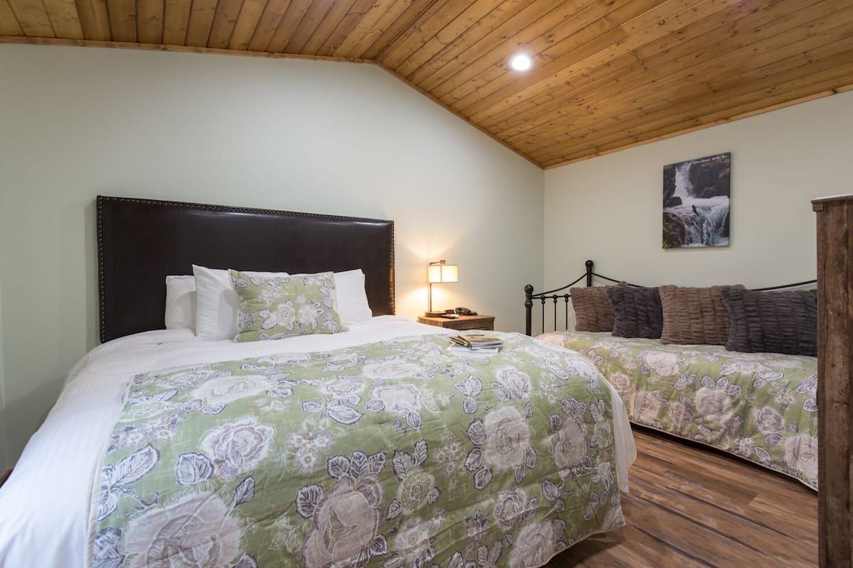 #11 Rivers Inn | Extra beds