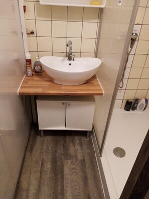 Douche, papier toilette