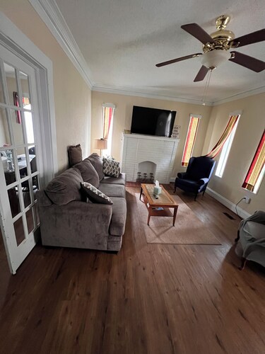 Updated ComfyBungalow centrally located