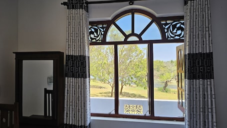 Lake View Deluxe Double Room | Lake view