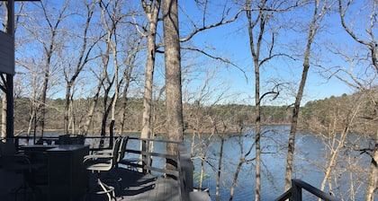 Relaxing Retreat on Lake Catherine in Hot Springs!