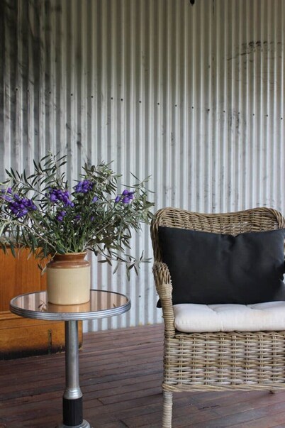 Nillahcootie Guesthouse- by Lake Nillahcootie