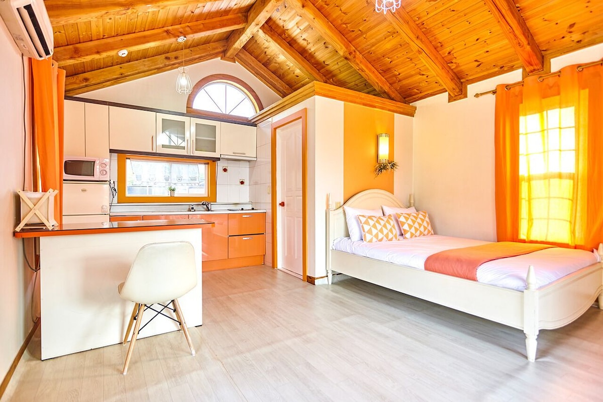 Baby's-breath Room