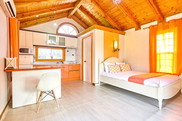 Baby's-breath Room | Free WiFi