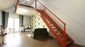 Duplex | Living area | Flat-screen TV - Green Mile Pension (Pocheon)