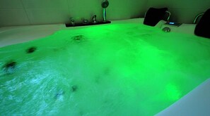 Condo, 1 Bedroom, Jetted Tub | Jetted bathtub