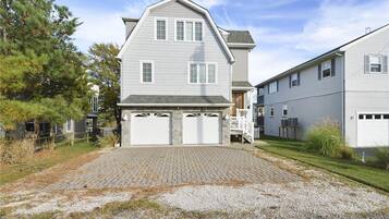 House, 3 Bedrooms | Exterior